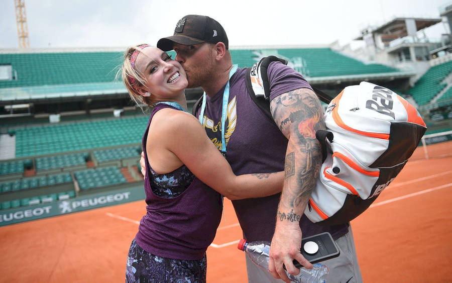 Bethanie Mattek-sands With Husband Wallpaper