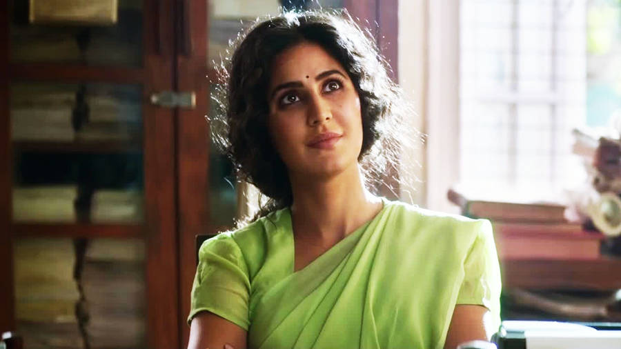 Bharat Actress Katrina Kaif In Green Wallpaper