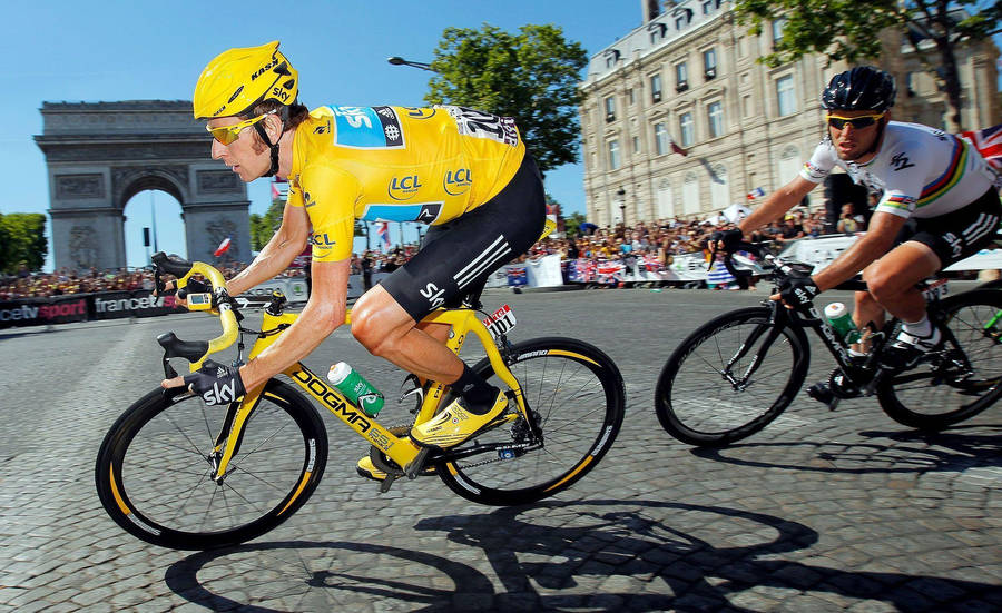 Bicycle Race In Tour De France Wallpaper