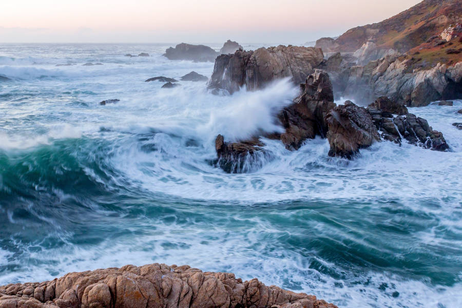 Big Sur Strong Sea Waves Wallpaper