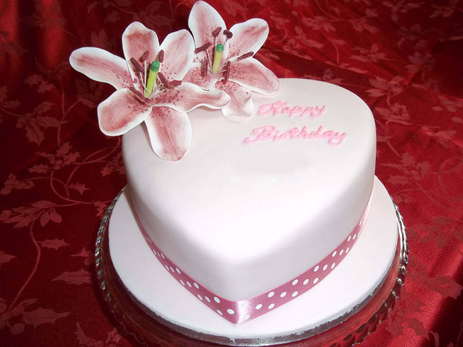 Birthday Cake In Fondant White Wallpaper