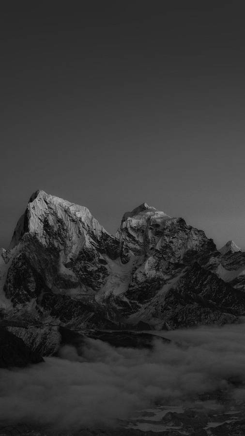 Black And White Iphone Snowy Mountaintop Wallpaper