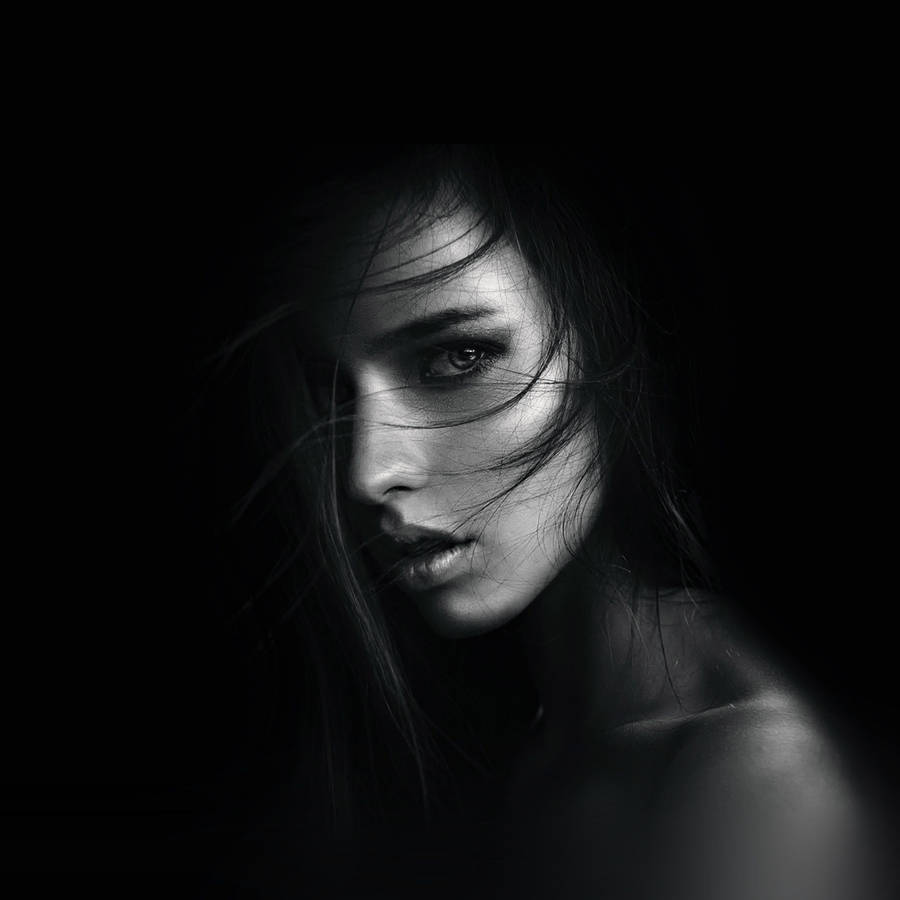 Black And White Lady Portrait Wallpaper