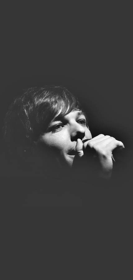 Black And White Louis Tomlinson Wallpaper