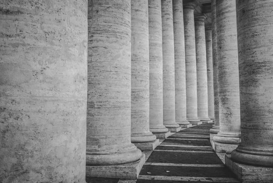 Black And White St Peters Square Travertine Pillar Wallpaper