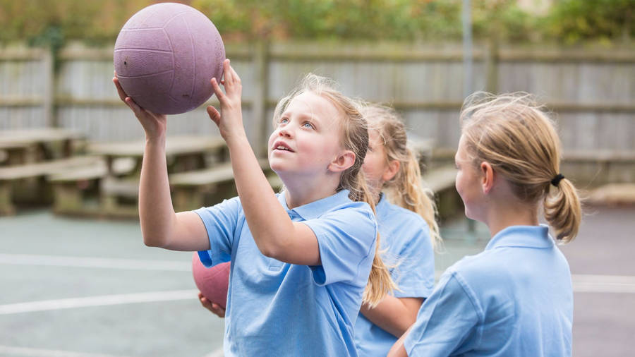 Blonde Girl Shoot Ball Netball Wallpaper