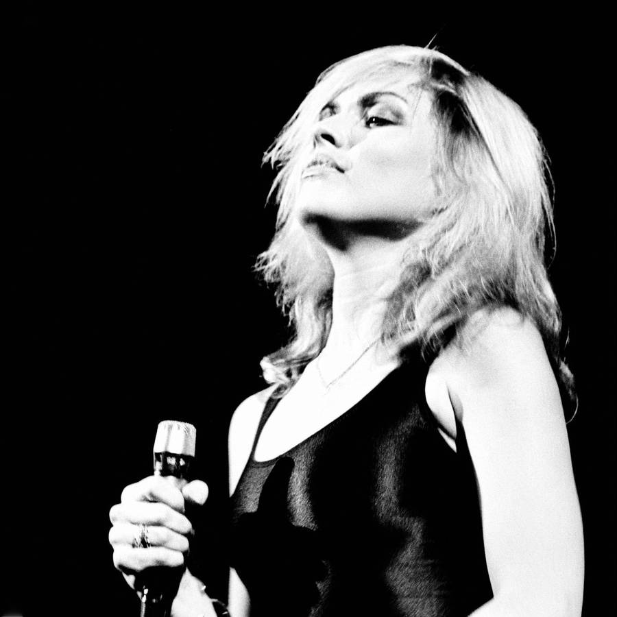 Blondie Debbie Harry Black And White Concert Photography Wallpaper