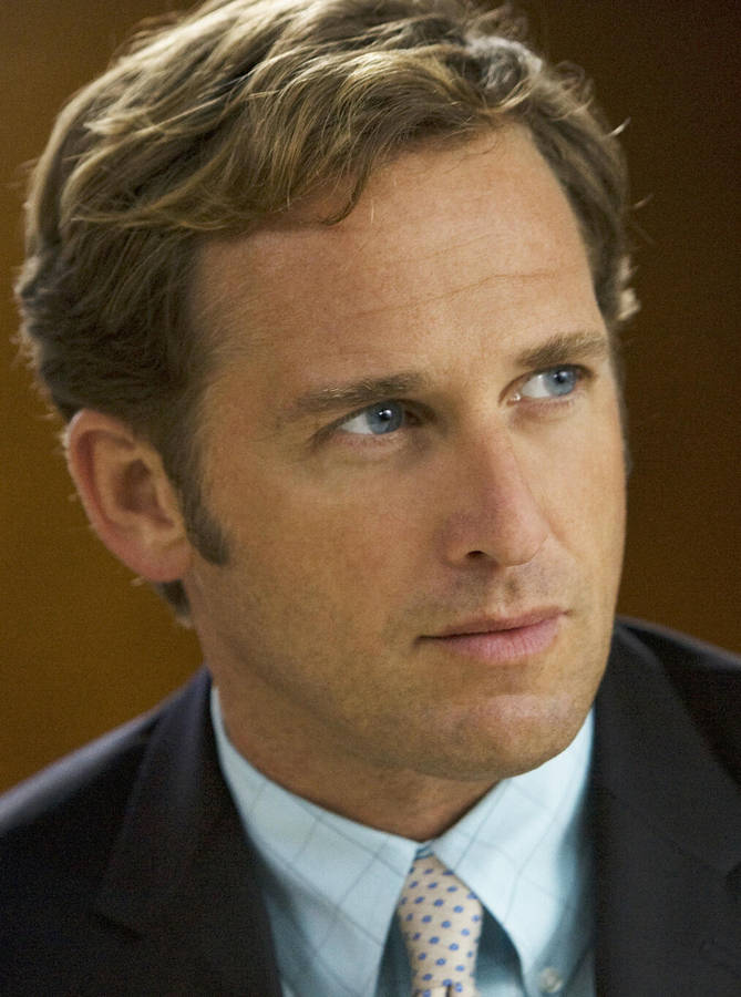 Blue Eyed American Actor Josh Lucas As Ted Minton Wallpaper