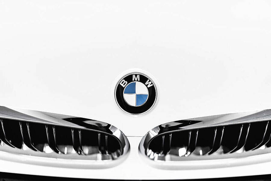 Bmw Logo Bonnet Badge Emblem Wallpaper