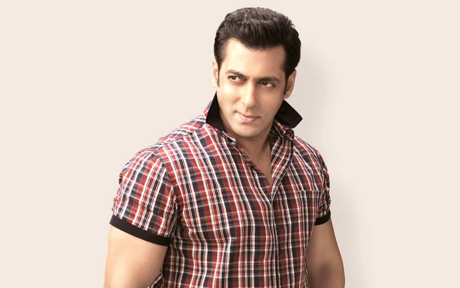 Bollywood Actor Salman Khan Wallpaper