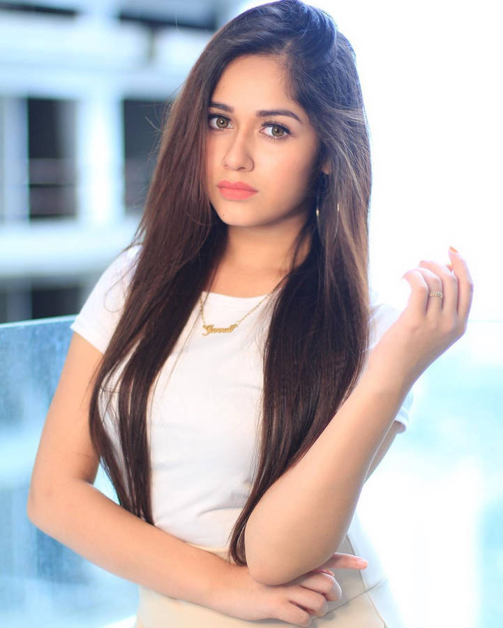 Bollywood Sweetheart Jannat Zubair Wallpaper