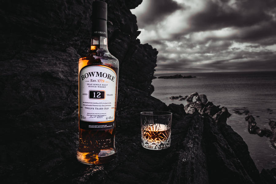 Bowmore 12 Years Old Whisky Dark Aesthetic Wallpaper