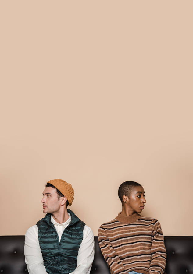 Boyfriend And Girlfriend Looking Away Wallpaper