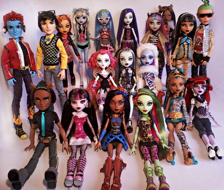 Bratz Aesthetic Doll Collection Wallpaper