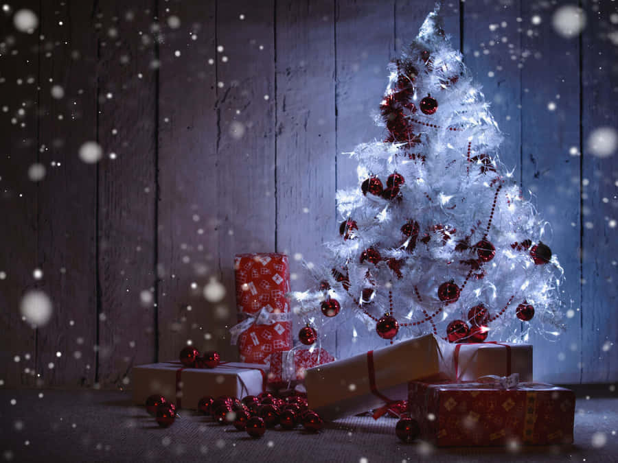 Breathtaking White Christmas Tree Gifts Wallpaper