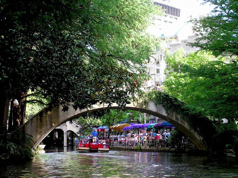 Bridge In San Antonio River Walk Wallpaper