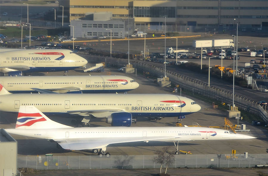 British Airways Fleet On The Runway Wallpaper