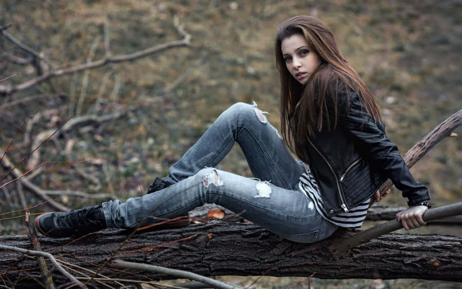 Brunette Amateur Model On Tree Trunk Wallpaper