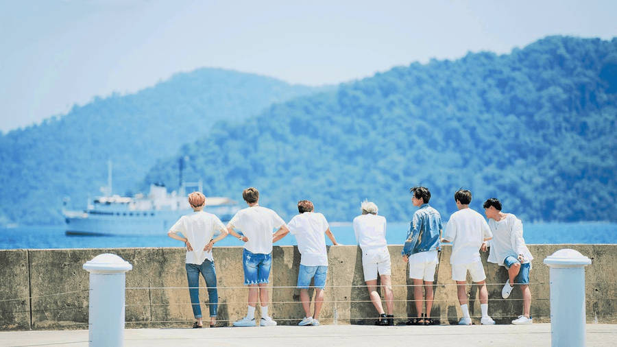 Bts Desktop Sea-gazing Wallpaper