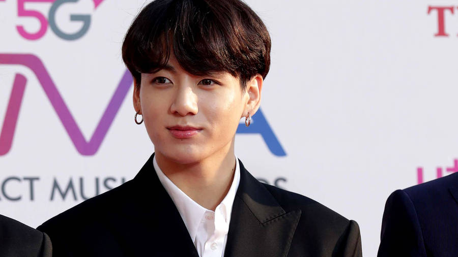 Bts Jung Kook On Red Carpet Wallpaper