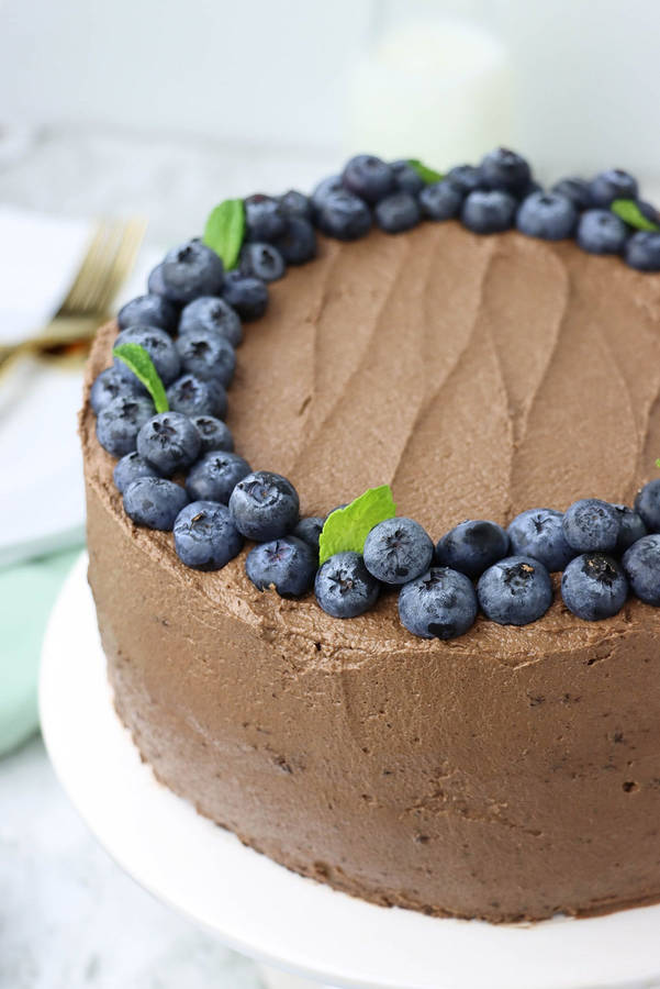 Buttercream Chocolate Cake With Blueberries Wallpaper