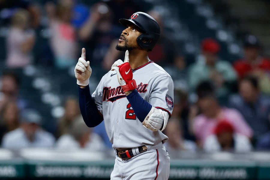 Byron Buxton Pointing And Looking Up Wallpaper