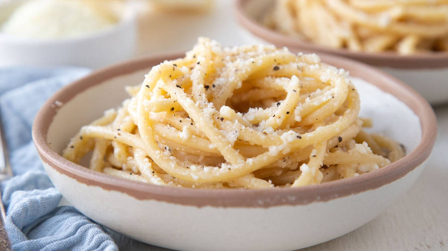 Cacio E Pepe In A Deep Dish Wallpaper