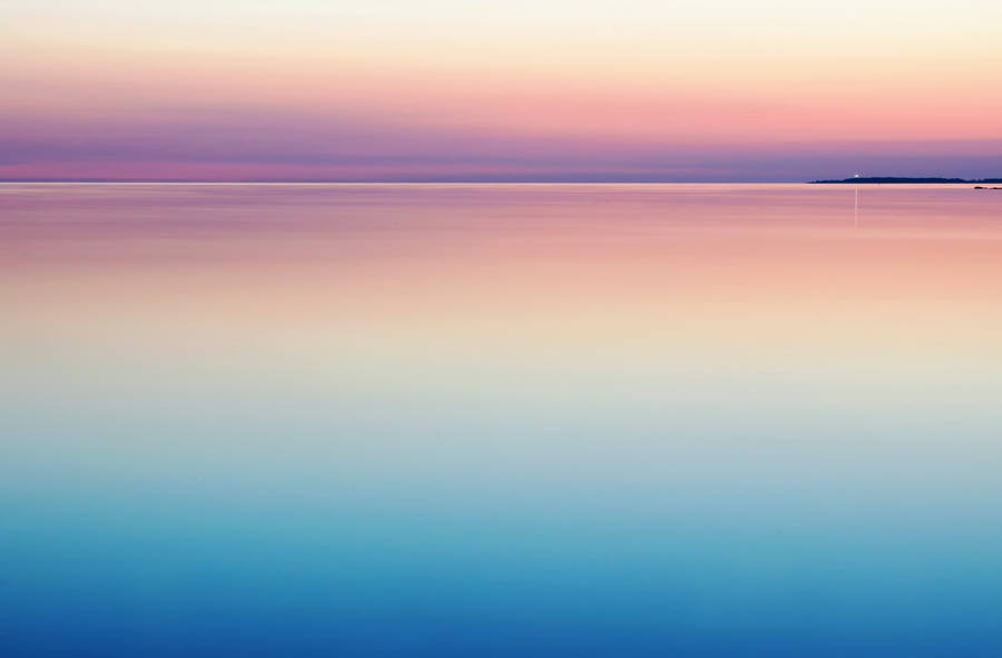Calm Pastel Ocean Wallpaper