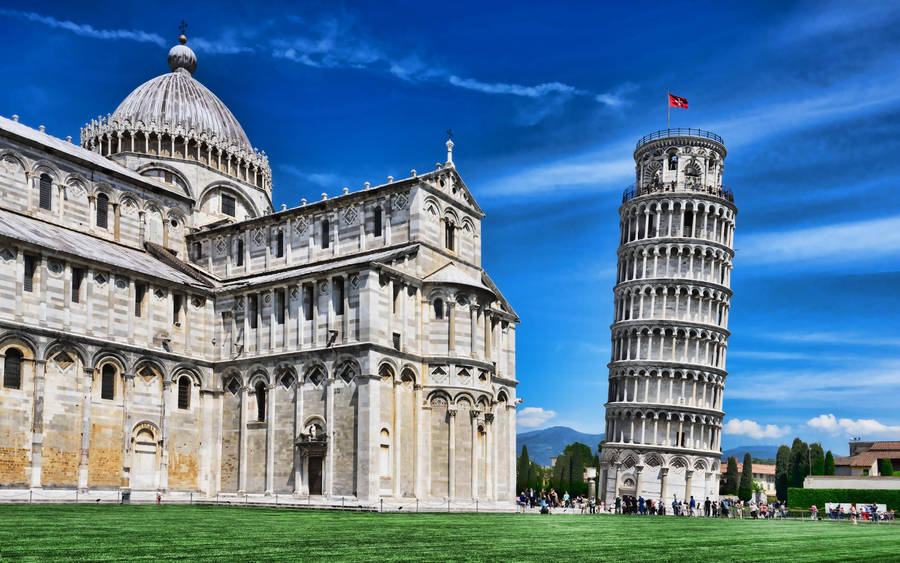 Campo Dei Miracoli In Pisa Wallpaper