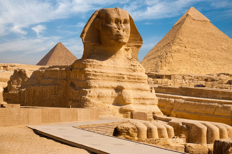 Caption: Majestic View Of Egypt's Sphynx - A Testimony To Time Wallpaper