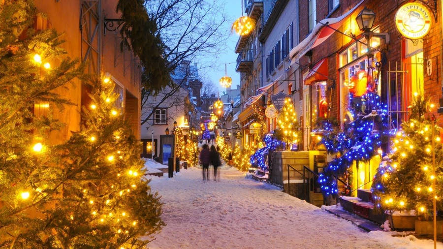 Caption: Vibrant Quebec City Nightscape Wallpaper