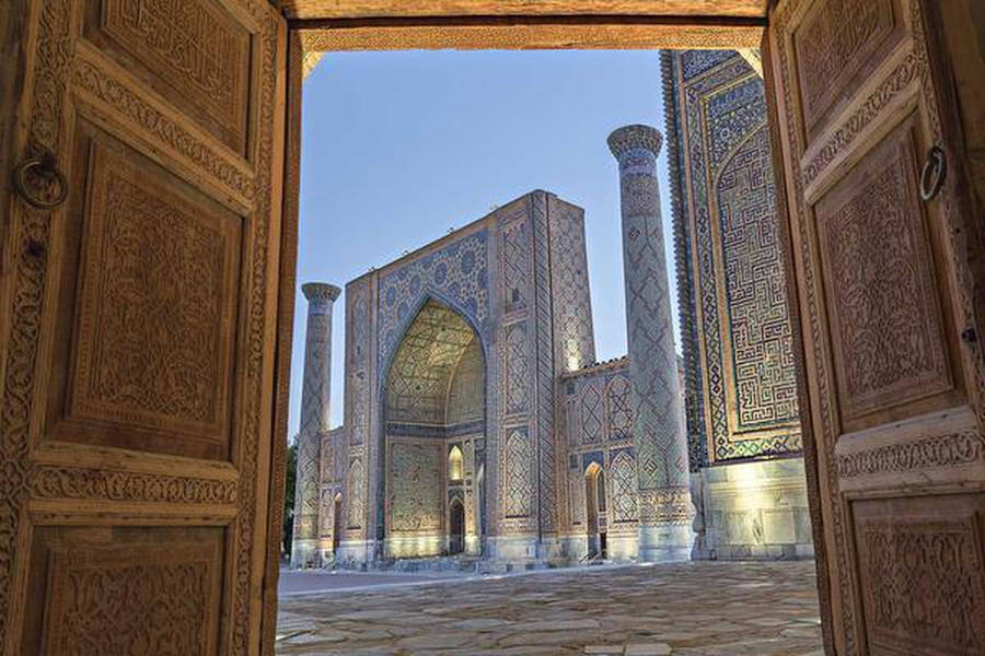 Captivating Architecture Of Ulugh Beg Madrasah In Samarkand Wallpaper