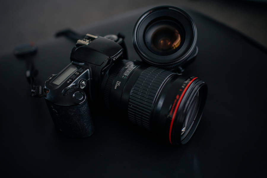 Captivating Detail Of Canon Dslr Zoom Photography Lenses Wallpaper