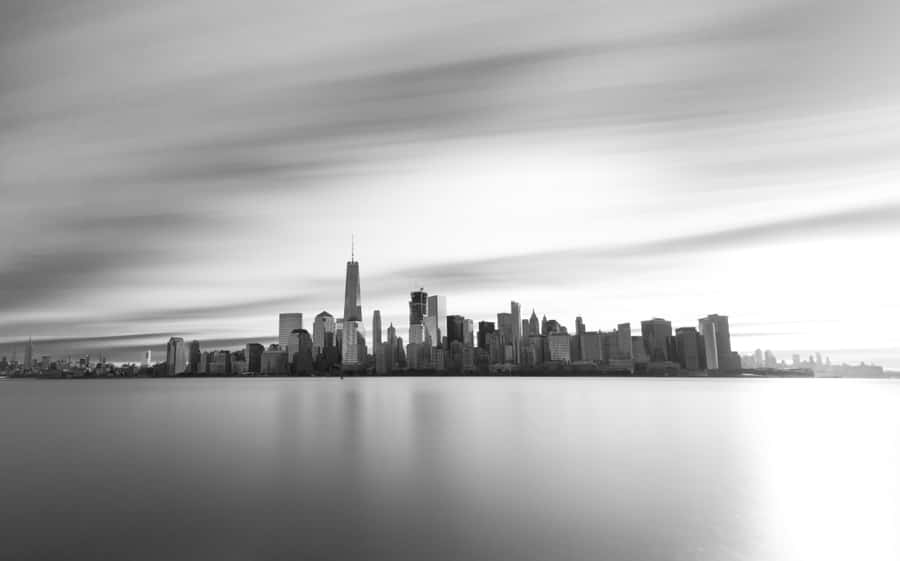 Capture The Beauty Of Contrast In Black And White City Wallpaper