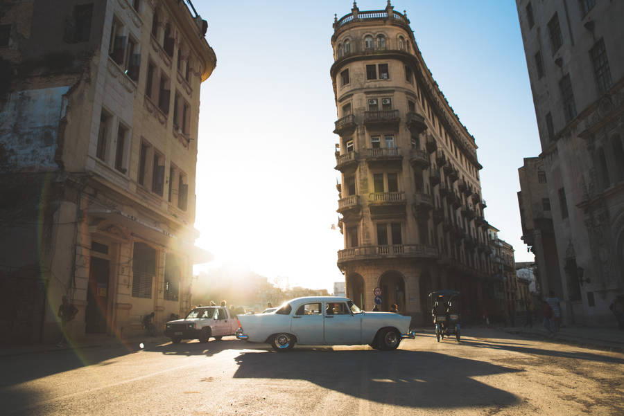 Car Passing Through In Cuban Street Wallpaper