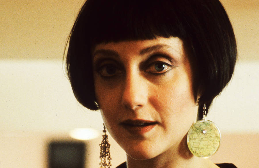 Carol Kane Bob Cut Hairstyle Wallpaper