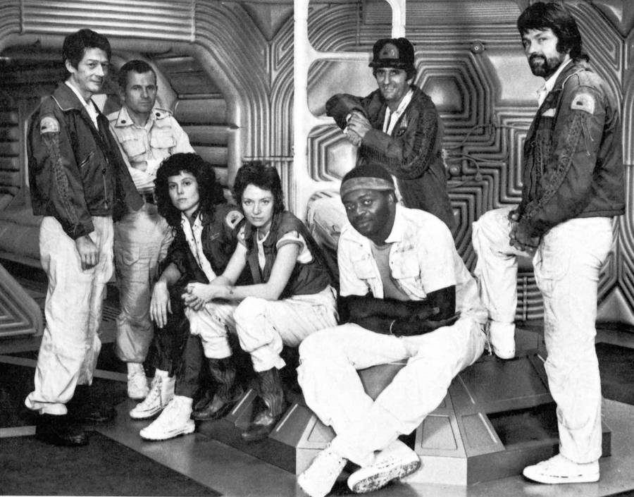 Cast Of Alien With Yaphet Kotto Wallpaper