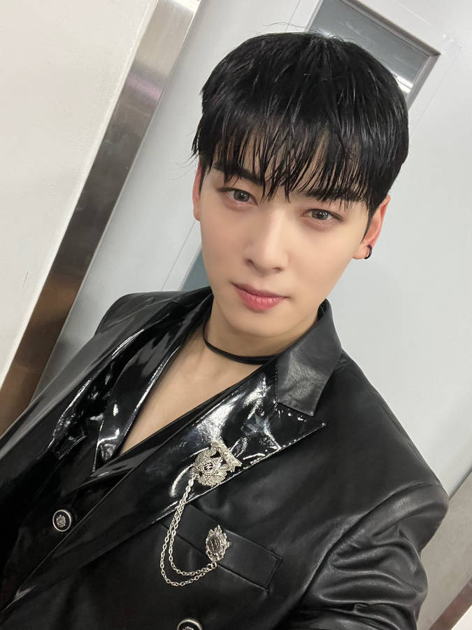 Cha Eun Woo Backstage Selca Wallpaper