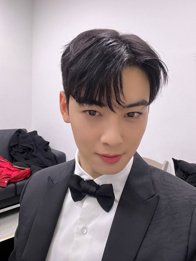 Cha Eun Woo Selca Black Suit Wallpaper