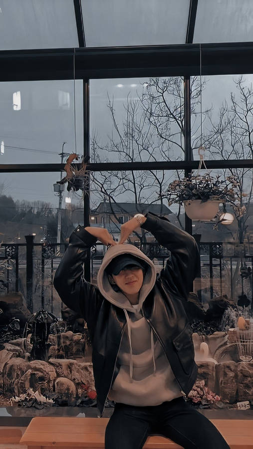 Changbin Doing A Heart Sign Wallpaper