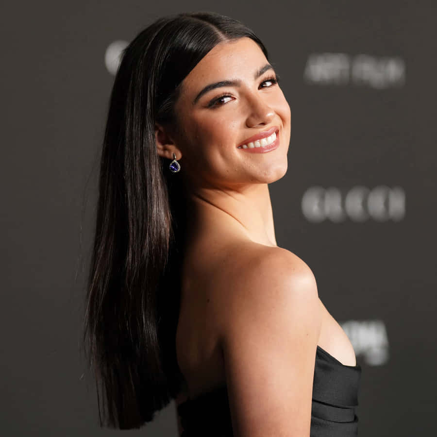 Charli And Addison In 10th Lacma Art Wallpaper