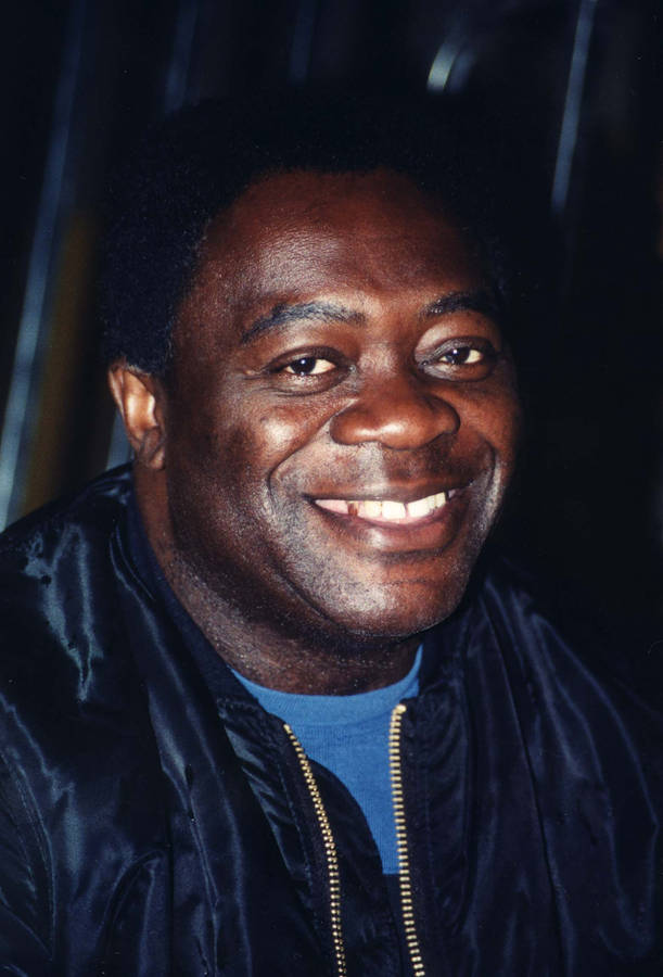 Charming Yaphet Kotto Portrait Wallpaper