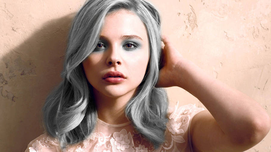 Chloë Grace Moretz With Silver Hair Wallpaper