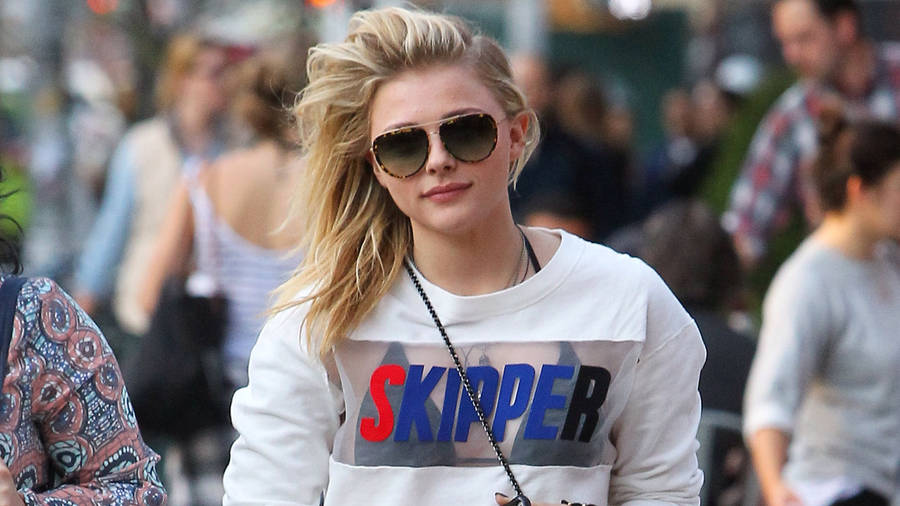 Chloë Grace Moretz With Sunglasses Wallpaper