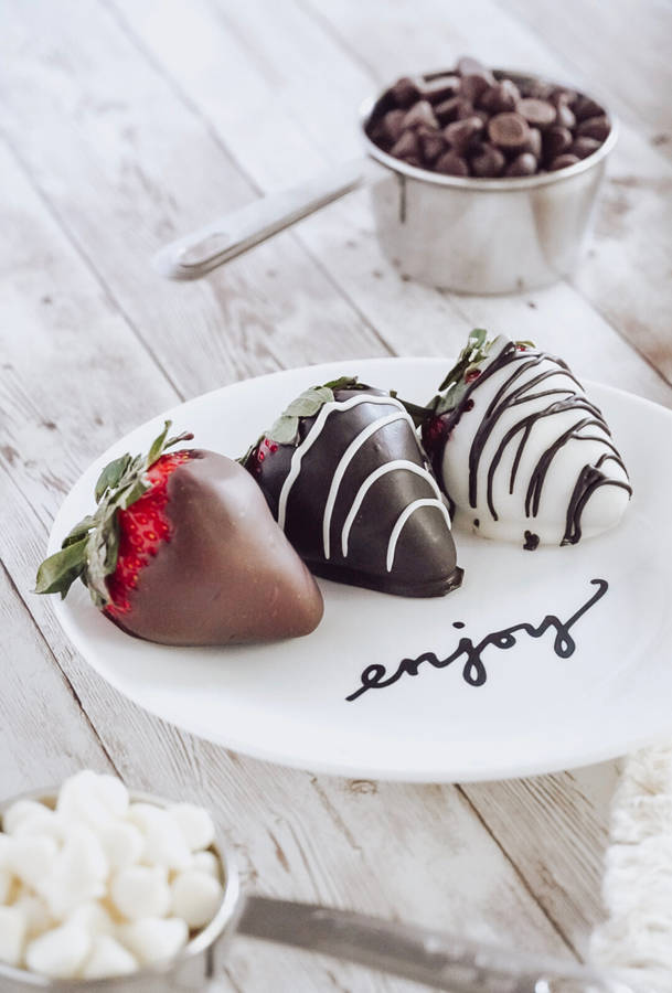 Chocolate Covered Strawberries Wallpaper