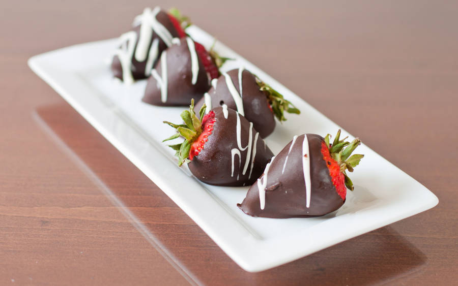 Chocolate Strawberries Wallpaper