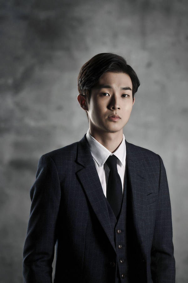 Choi Woo Shik Formal Look Wallpaper