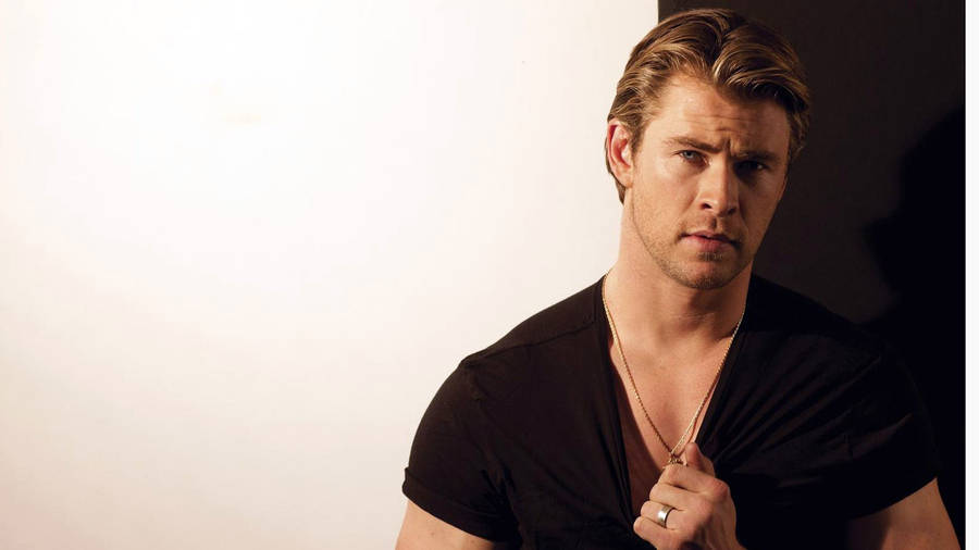 Chris Hemsworth In Black Shirt Wallpaper