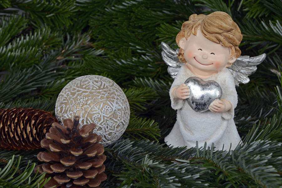 Christmas Angel On Garland Wallpaper