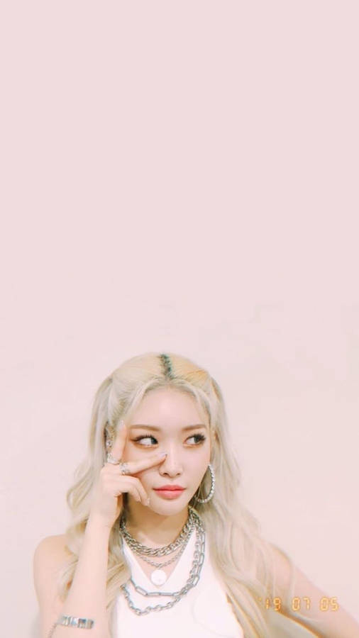 Chungha Pastel Portrait Wallpaper